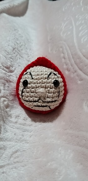 Lembrancinhas chaveirinhos amigurumi la casa de papel