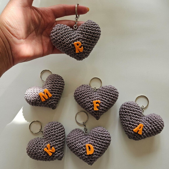 Lembrancinhas Coração Amigurumi com Letra