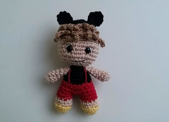 Lembrancinhas mini bonequinhos menino mickey preço unit.