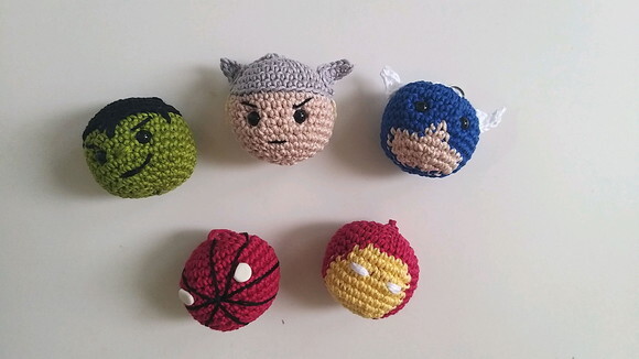 Lembrancinhas os herois amigurumi chaveiro