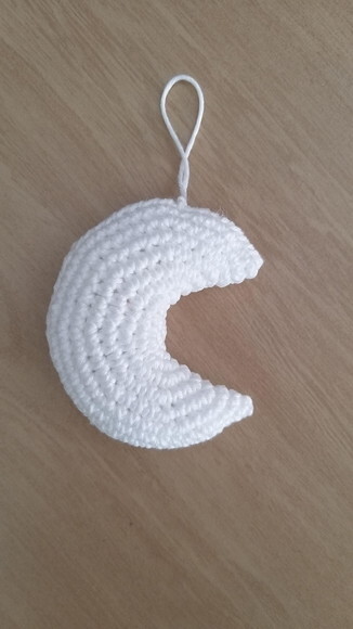 Lua amigurumi lembrancinha