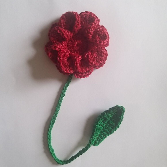 Marcador de Página Flor em Crochê Lembrancinha