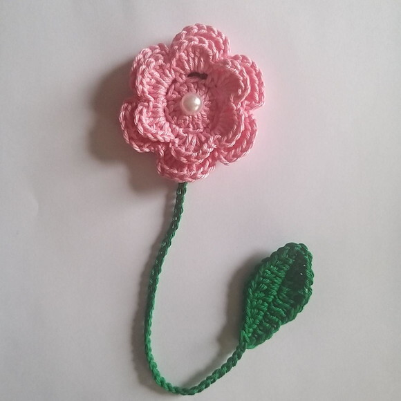 Marcador de Página Flor em Crochê Lembrancinha