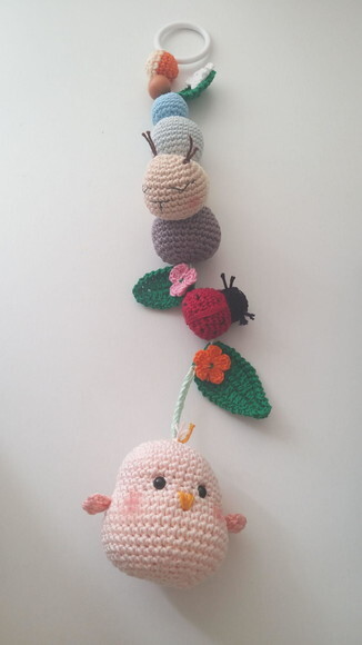 Pingente para berço de crochê tema jardim