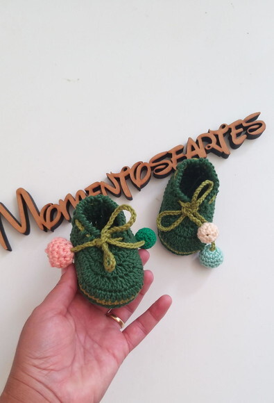 Sapatinho de Crochê para bebês bolinha
