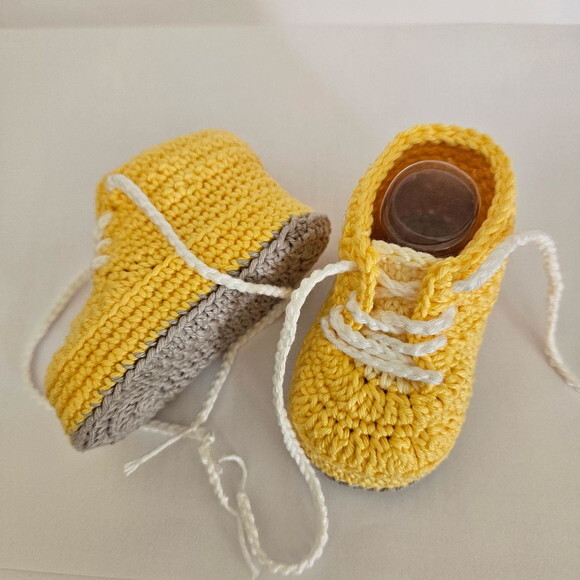 Sapatinho de Crochê para Bebês Botinha em Linha