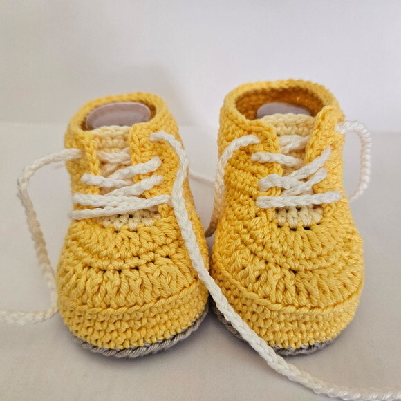 Sapatinho de Crochê para Bebês Botinha em Linha