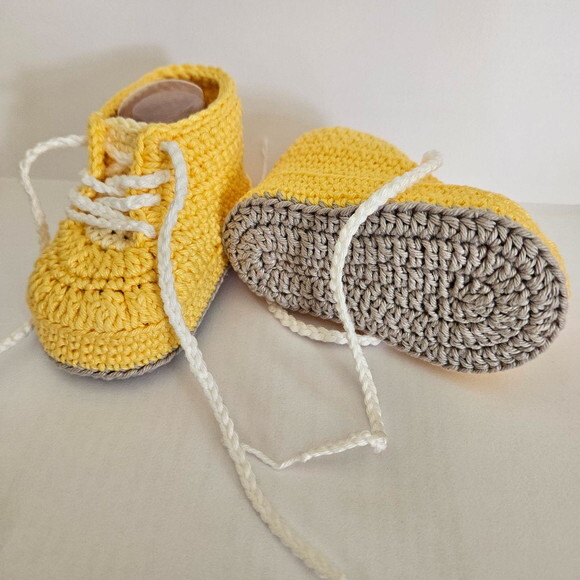 Sapatinho de Crochê para Bebês Botinha em Linha
