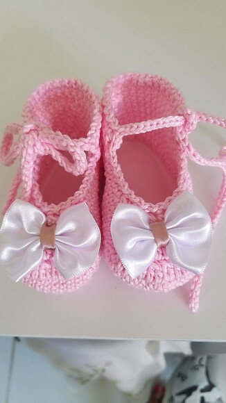 Sapatinho de Crochê para bebês com solinha de silicone