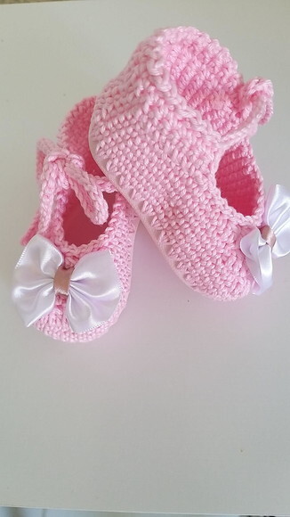 Sapatinho de Crochê para bebês com solinha de silicone