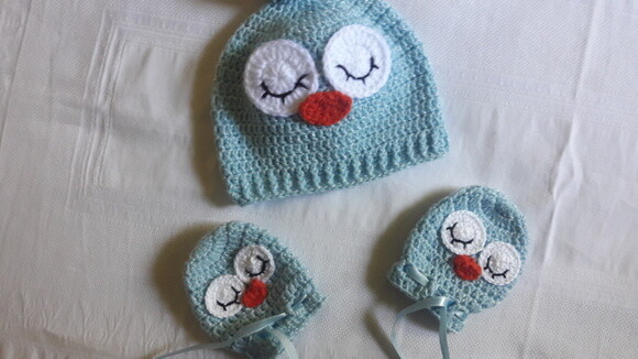 Touca e Luvinhas de Croche Corujinha Baby Pompom