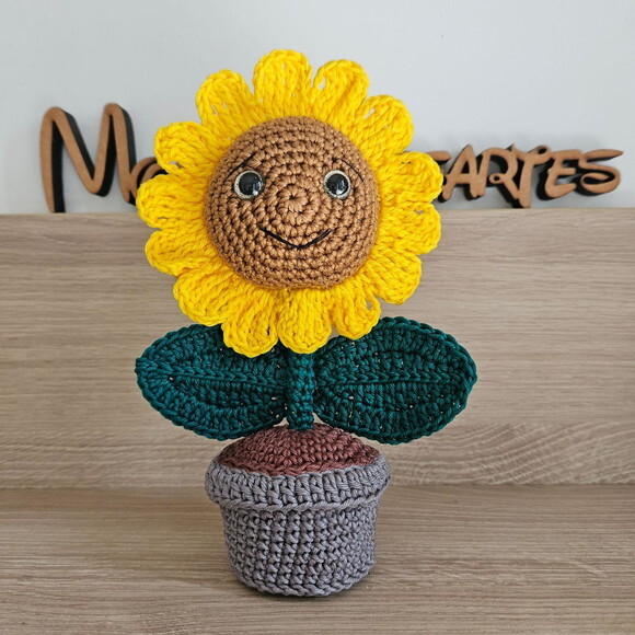 Vaso de Girassol Crochê Amigurumi com Rostinho