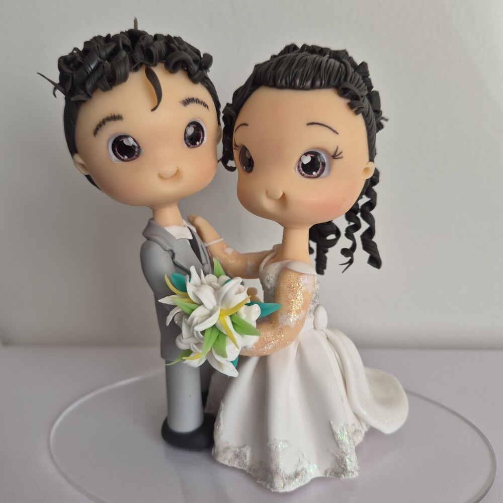 Topo de bolo casal de noivinhos fofinho biscuit