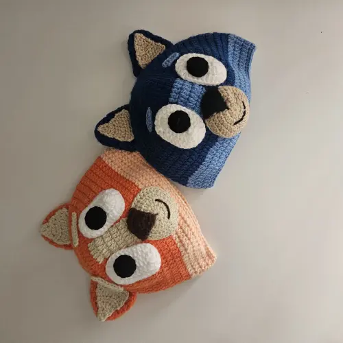 Toucas de crochê divertidas Bingo ou Bluey