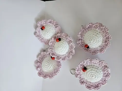 Lembrancinhas girassol, trevo da sorte e florzinha amigurumi chav
