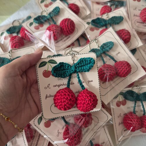 Lembrancinhas cerejinhas de crochê chaveirinhos