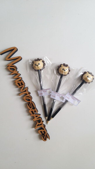 Kit 15 Lápis Lembrancinha Leão Biscuit
