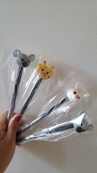 Kit 15 Lápis Lembrancinhas Ponteiras Animais em Biscuit