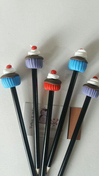 Lapis com ponteiras cupcake biscuit