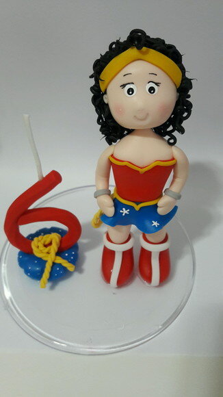 Topo de bolo mulher maravilha biscuit