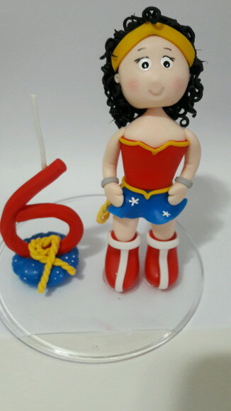Topo de bolo mulher maravilha biscuit