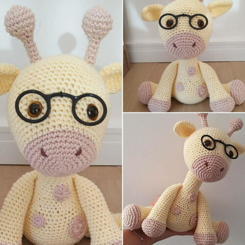 Girafa amigurumi boneco