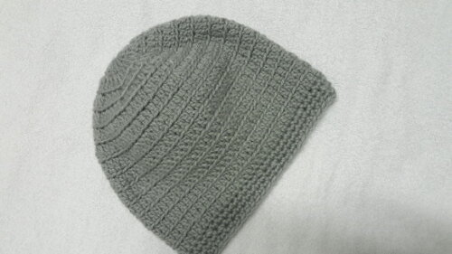 Gorro caído de crochê unissex