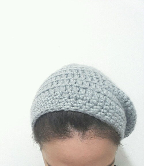 Gorro caído de crochê unissex