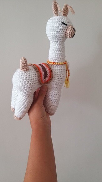 Ilhama Amigurumi Boneco