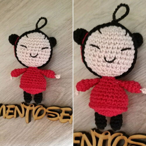 Lembrancinha amigurumi bonequinha japonesa kokeschi
