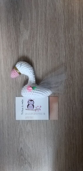 Lembrancinha cisne de crochê amigurumi