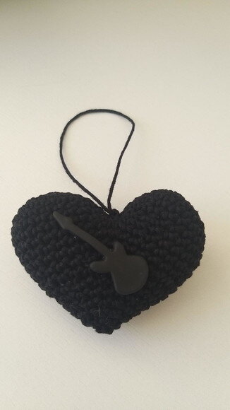 Lembrancinha Coração do Rock Chaveirinho Amigurumi