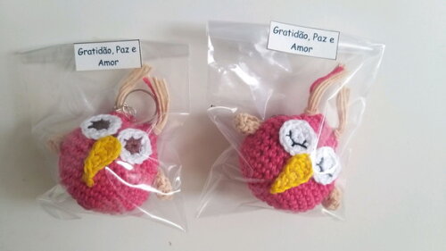 Lembrancinha corujinha amigurumi chaveirinho