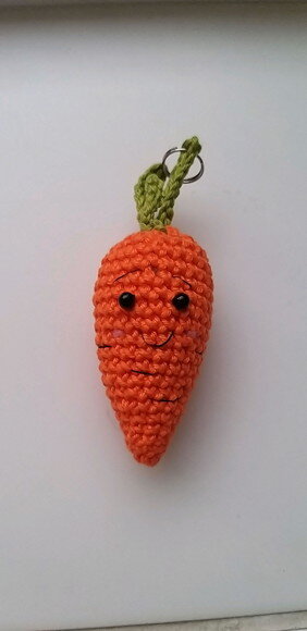 Lembrancinhas cenourinha amigurumi chaveiro