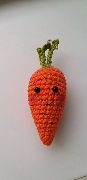 Lembrancinhas cenourinha amigurumi chaveiro