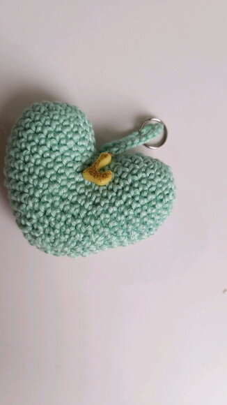 Lembrancinhas Coração Amigurumi com Pingentinho Letra