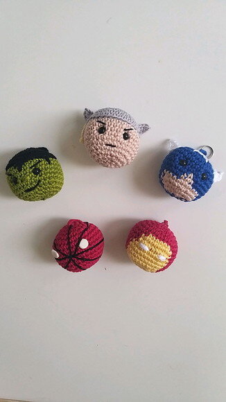 Lembrancinhas os herois amigurumi chaveiro