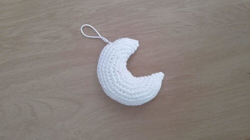 Lua amigurumi lembrancinha