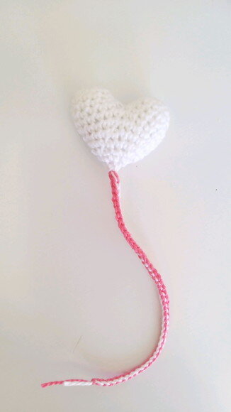 Marcador de Página Coração Amigurumi Lembrancinha