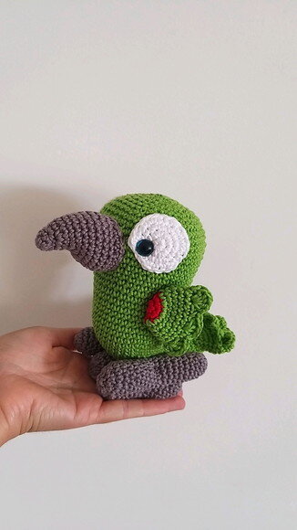 Papagaio amigurumi