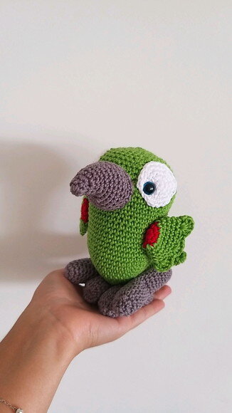 Papagaio amigurumi