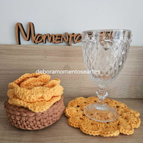Porta Copo de Crochê com Vasinho.
