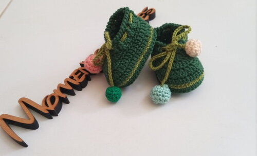 Sapatinho de Crochê para bebês bolinha