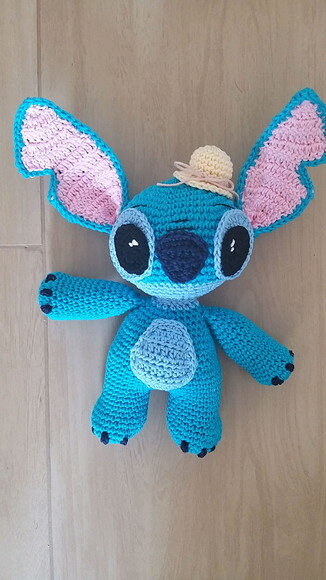 Stitch amigurumi boneco