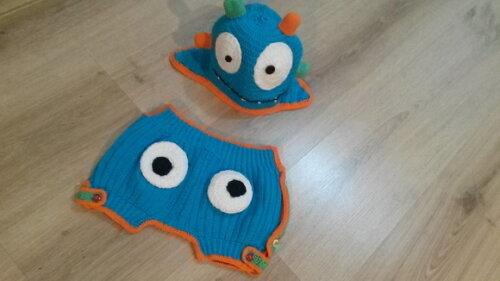 Touca e short tapa fraldas de Croche monstro