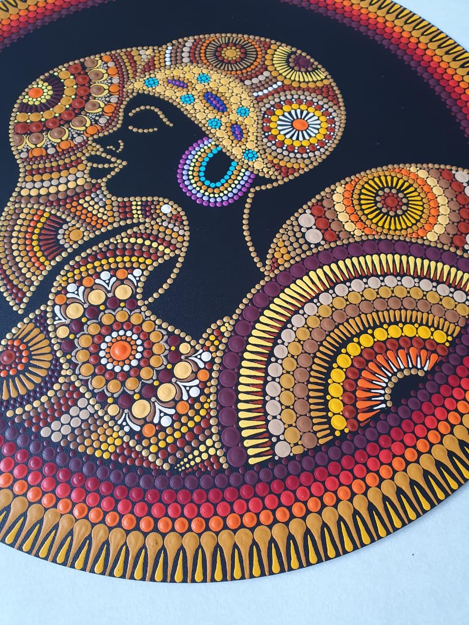 Mandala Africana Pintada à Mão em mdf - pontilhismo - 40cm