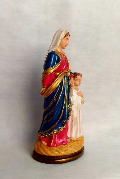 Nossa Senhora Maria Passa na Frente