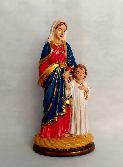 Nossa Senhora Maria Passa na Frente