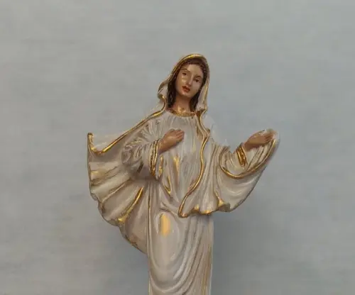 Nossa Senhora Rainha da Paz