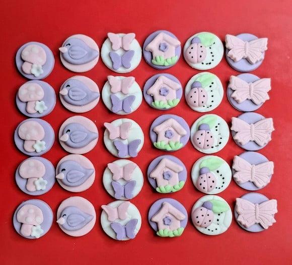 30 Apliques 3cm Jardim Encantado para Decorar Doces